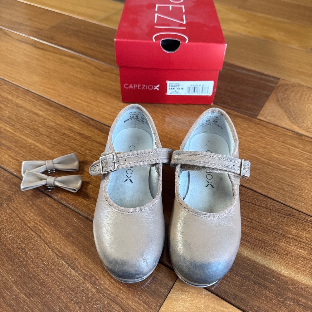 Capezio Tap shoes girl size 10
